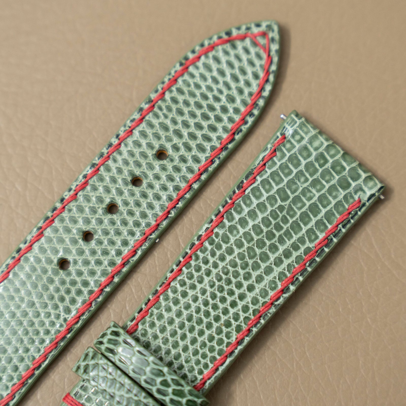 light green lizard watch strap 1