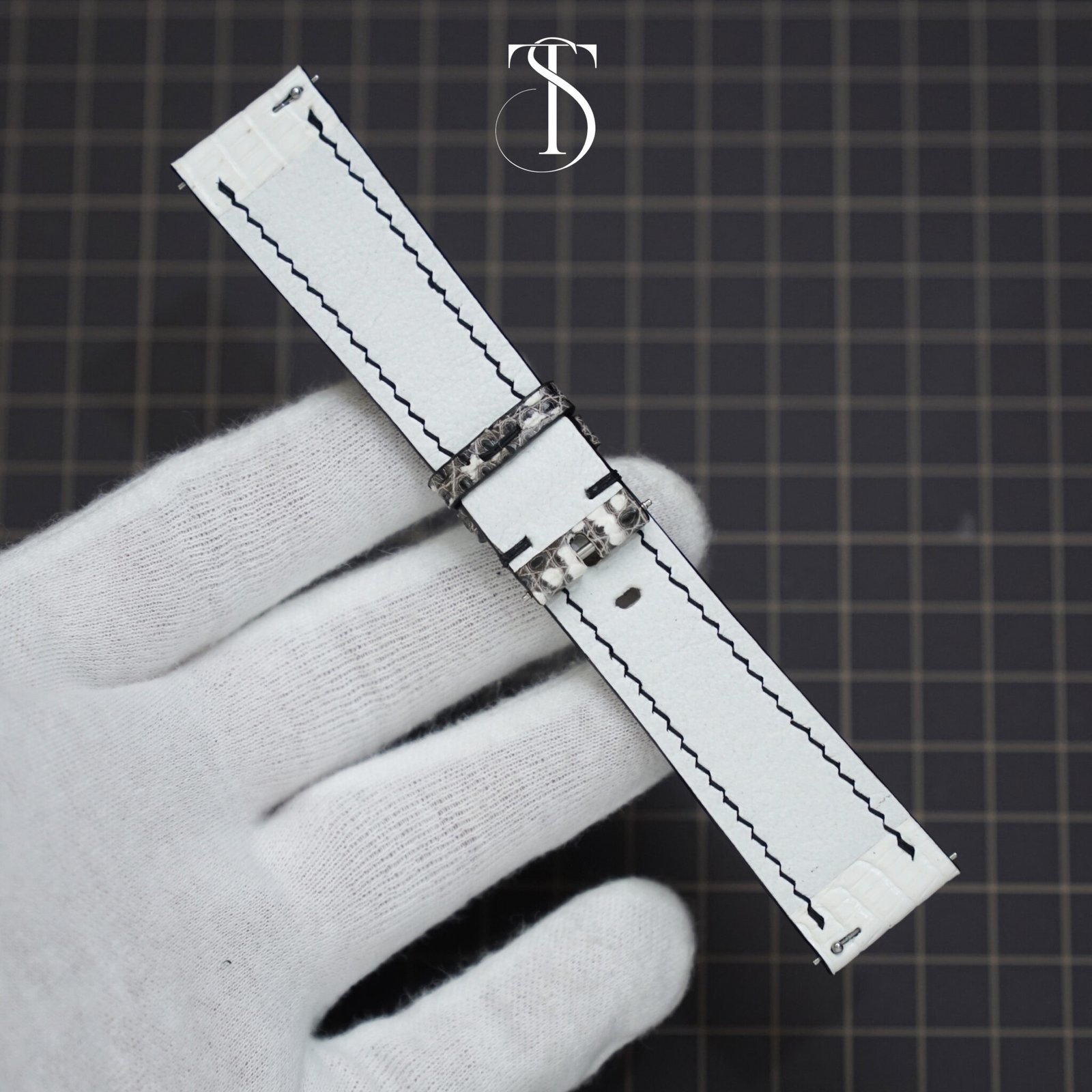White Black Lizard Strap 4