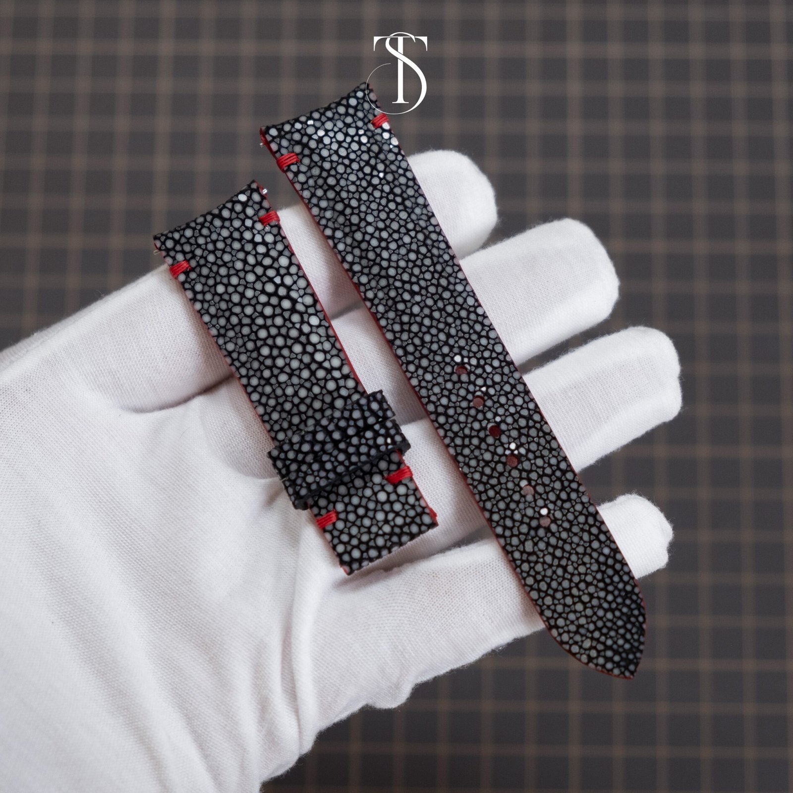 Black Stingray Strap With Red Accents for MAD 2 RED