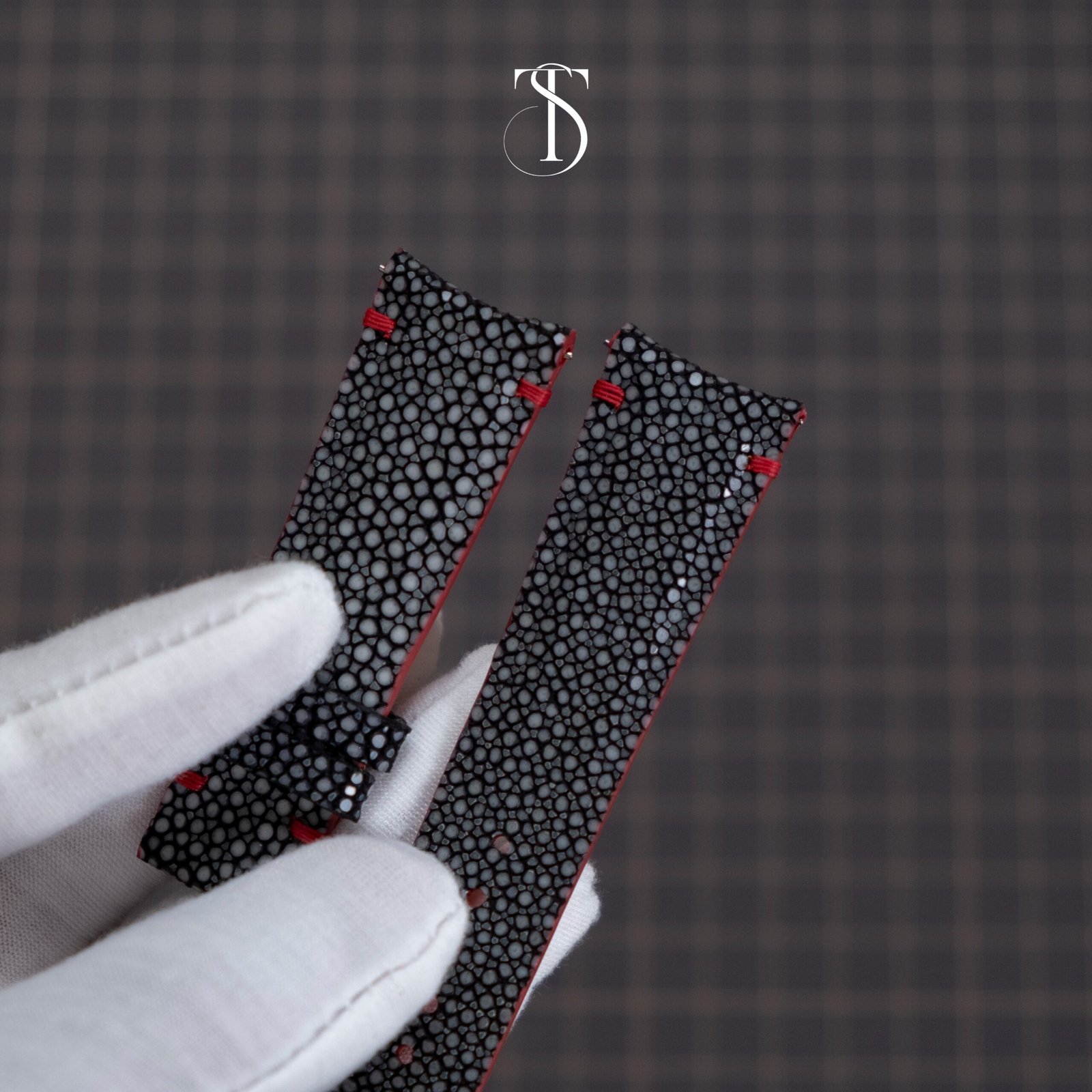 Black Stingray Strap With Red Accents for MAD 2 RED - Image 3