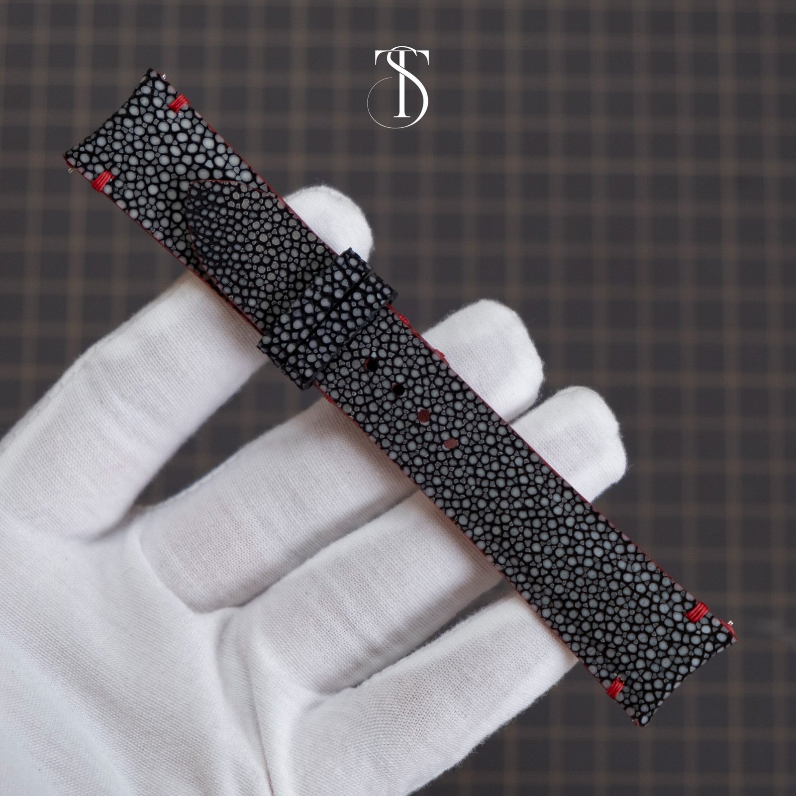 Black Stingray Strap With Red Accents for MAD 2 RED - Image 5