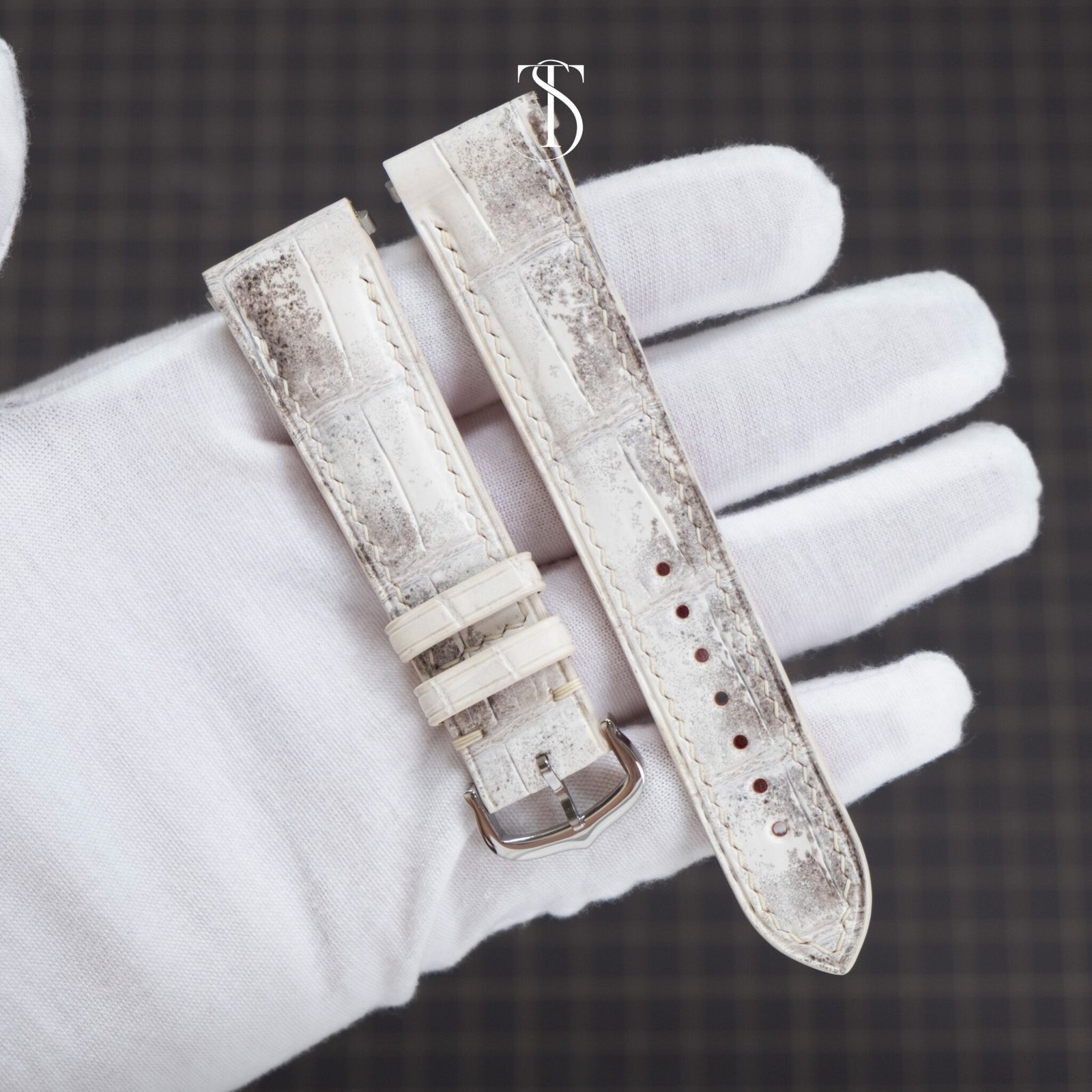 Himalayan Alligator Santos Strap with Red Lining