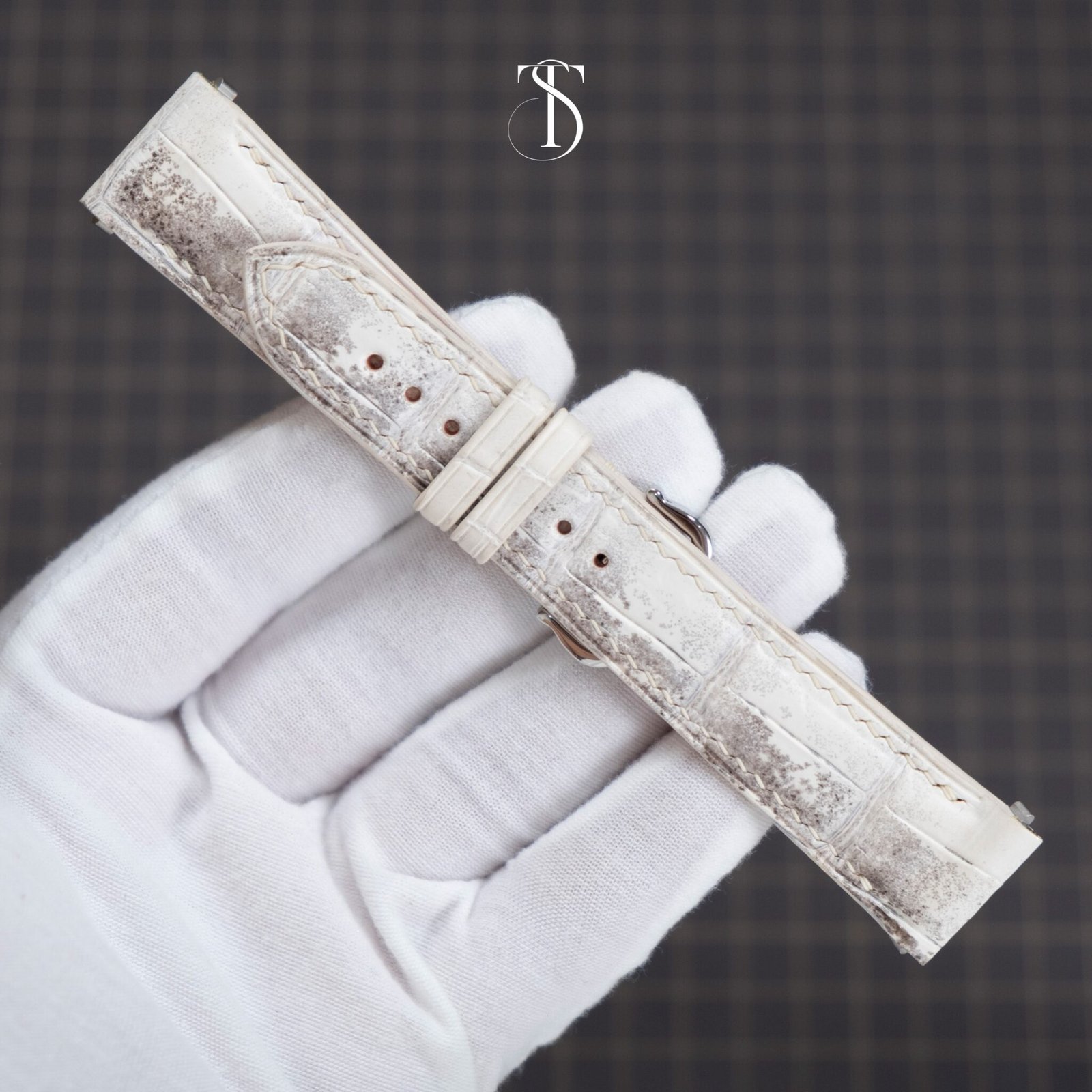 Himalayan Alligator Santos Strap with Red Lining 6